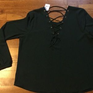 long sleeve lace back top - hunter green